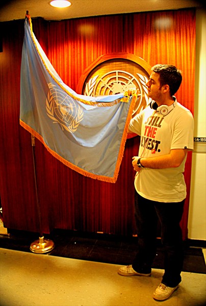214-С флагом ООН